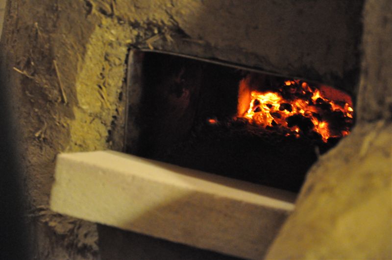 Rocket stove - Porte d'accès à la chambre de combustion