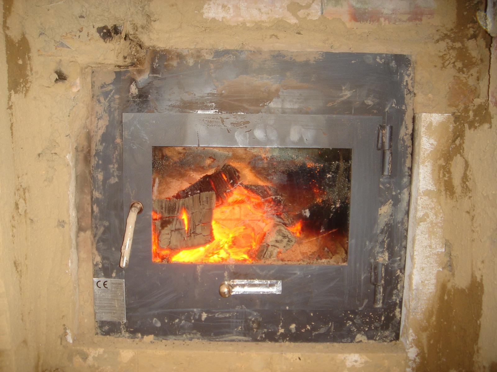 La porte récupérée sur un poele premier prix